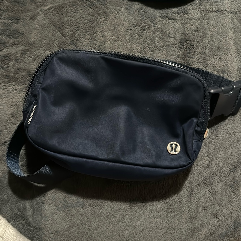 Navy blue lululemon belt bag